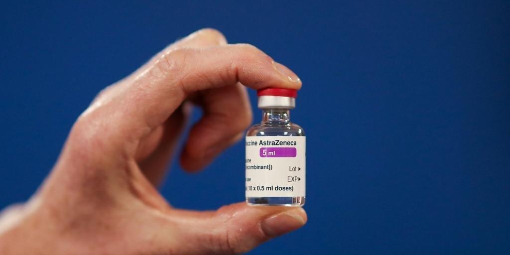Profissionais da saúde e idosos vão receber as primeiras vacinas no Rio Grande do Sul